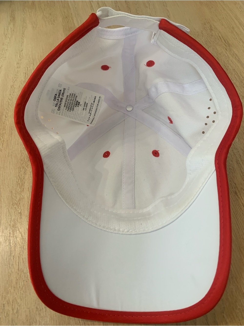 Wilson White and Red Logo Cap - Picture 4 of 4